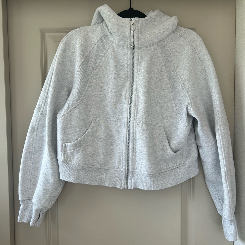 Lululemon Scuba Oversized Full Zip
Heathered Core Ultra Light Grey - Picture 3 of 10
